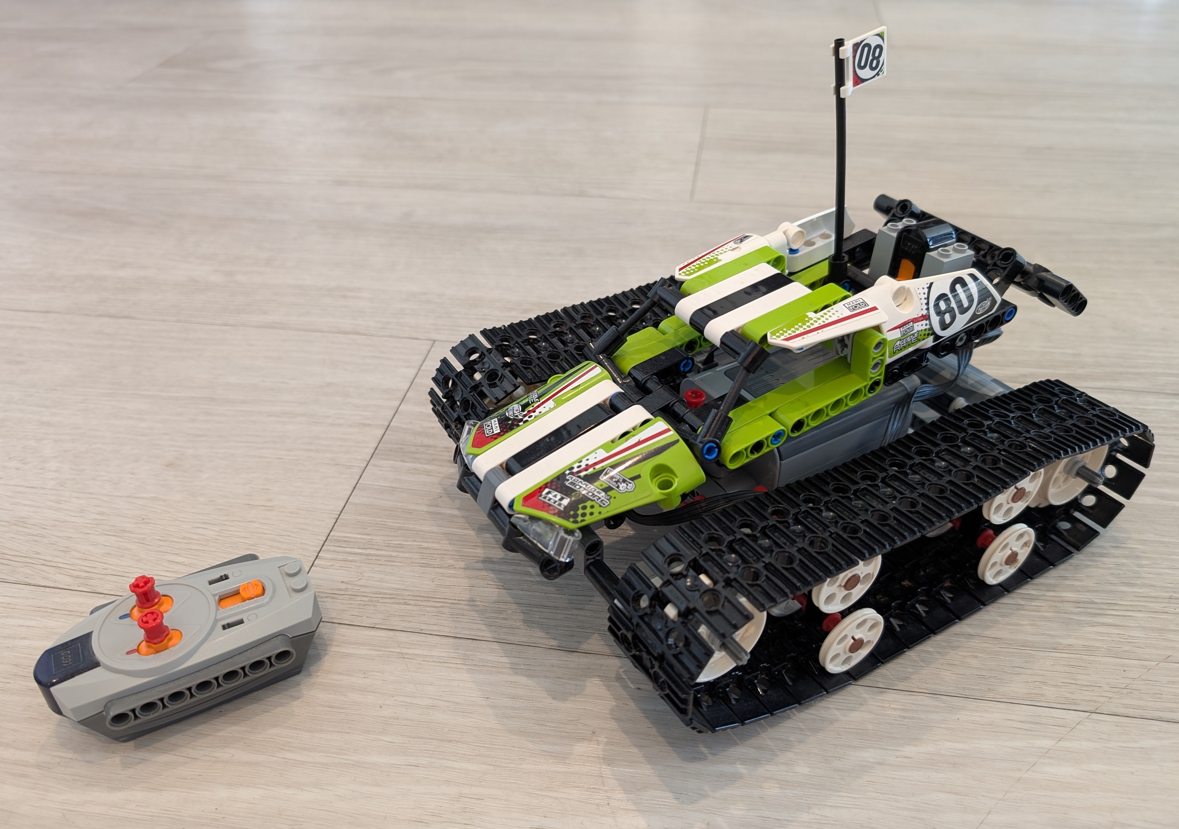 Lego Technic 42065 RC Tracked Racer